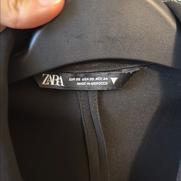 Zara Black Cropped Blazer with Notched Lapels and Fringe Detail - Picture 2 of 5